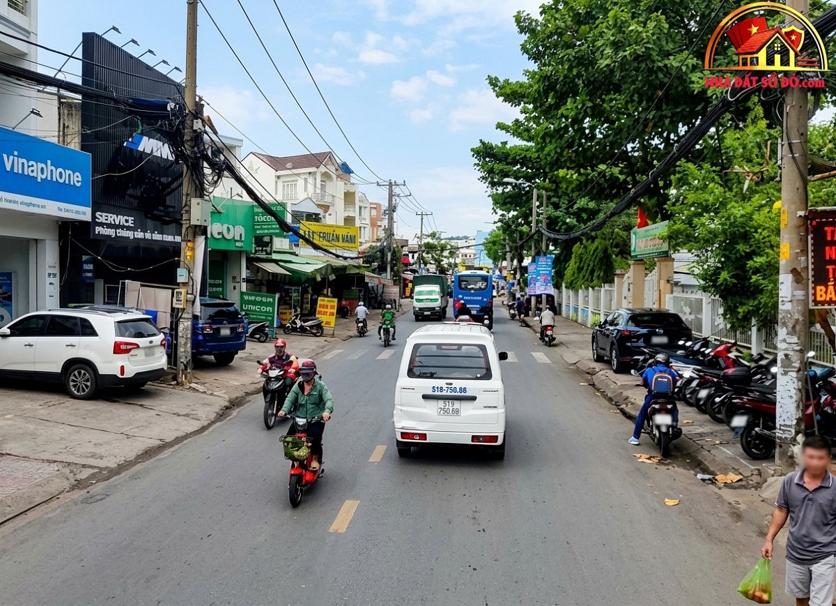 Nhà đất sổ đỏ TP.HCM mặt tiền Phạm Văn Chiêu 123m2 sát chợ Xóm Mới giá 13 tỷ