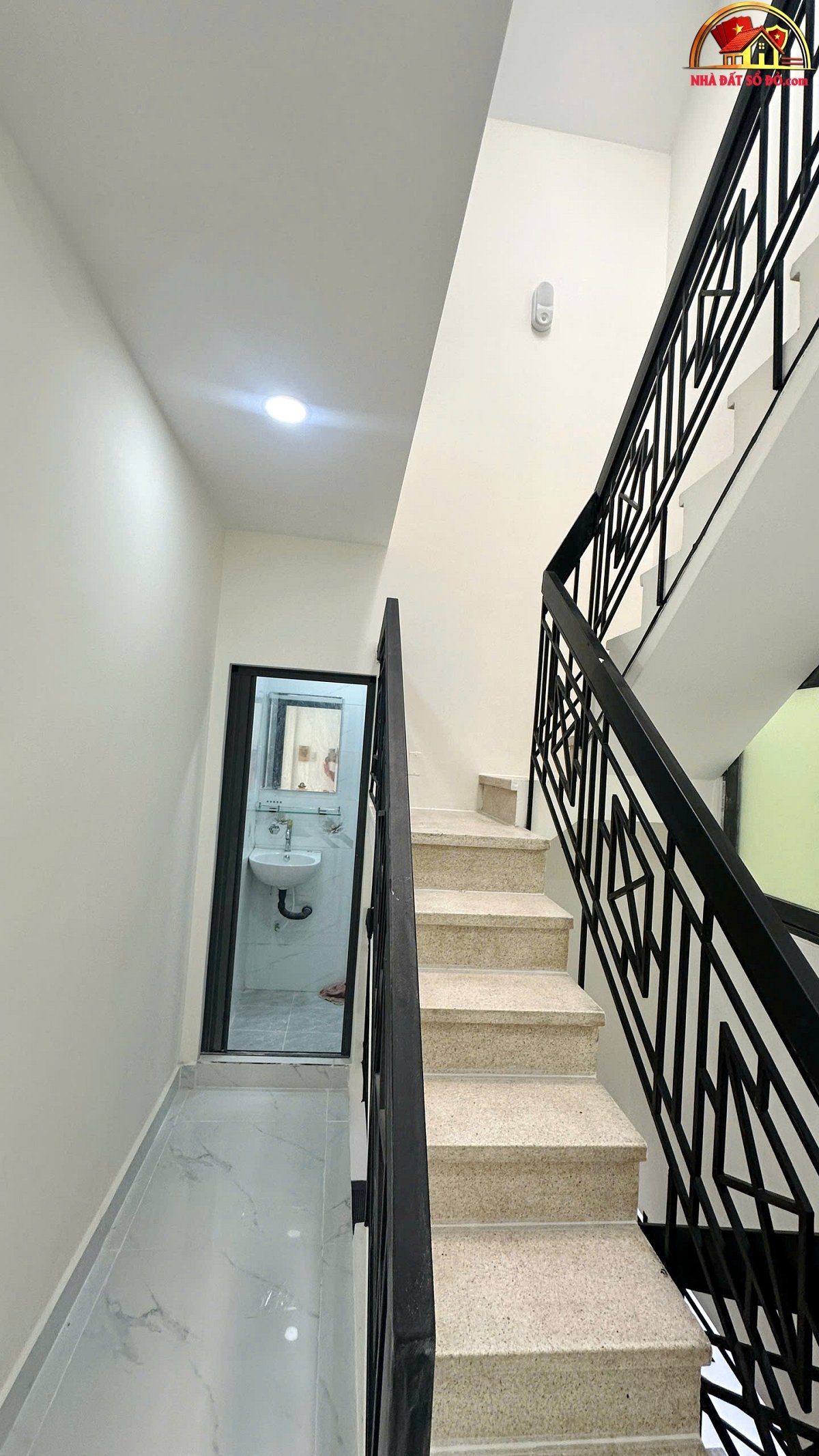 Nhà mới 2 lầu, 4 phòng ngủ, hẻm xe hơi – 6.3… – Bán nhà mặt phố Quận 1 – TP Hồ Chí Minh giá 5 – 7 tỷ