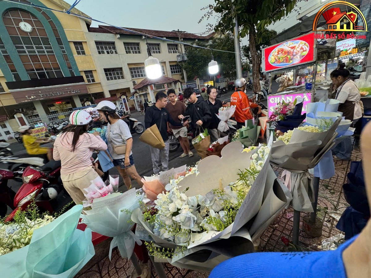 Sang nhượng shop hoa mặt tiền đường 17, quận 7 – 60 triệu – NHÀ ĐẤT BẤT ĐỘNG SẢN SỔ ĐỎ