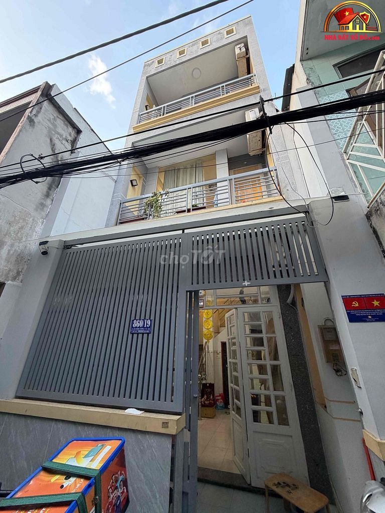 Nhà 1 trệt 2 lầu nội thất đầy đủ – 27m2 – 4,5 tỷ – Quận 6