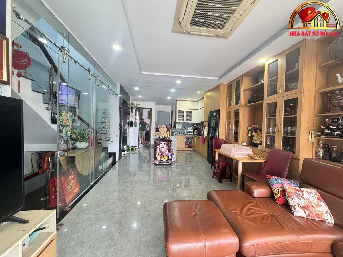 Bán tòa nhà mặt tiền Nguyễn Trọng Lội 7 tầng 12 phòng 36,9 tỷ TP.HCM