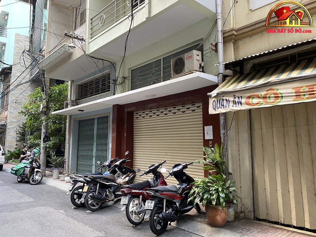 Bán gấp nhà hẻm rộng 8m thông Nguyễn Huệ, Quận 1 – 70m2 – 43 tỷ
