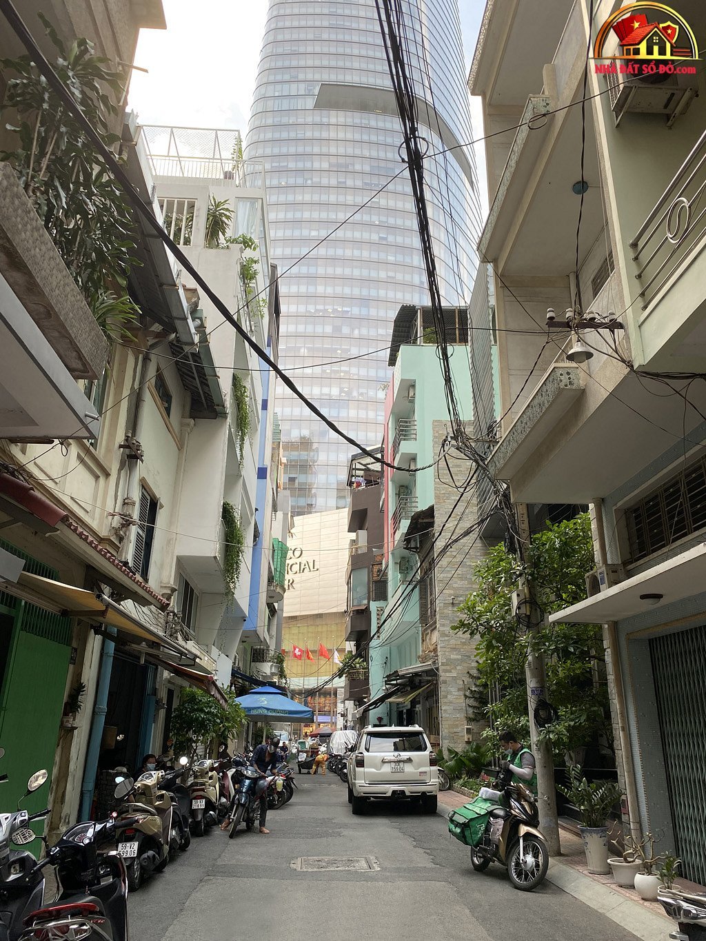 Bán gấp nhà hẻm rộng 8m thông Nguyễn Huệ, Quận 1 – 70m2 – 43 tỷ