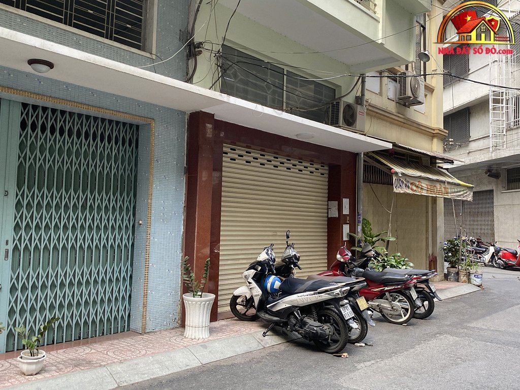 Bán gấp nhà hẻm rộng 8m thông Nguyễn Huệ, Quận 1 – 70m2 – 43 tỷ