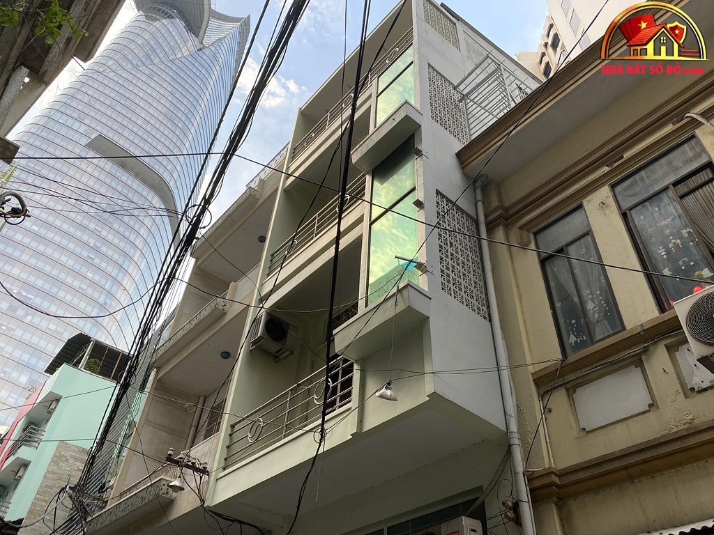 Bán gấp nhà hẻm rộng 8m thông Nguyễn Huệ, Quận 1 – 70m2 – 43 tỷ