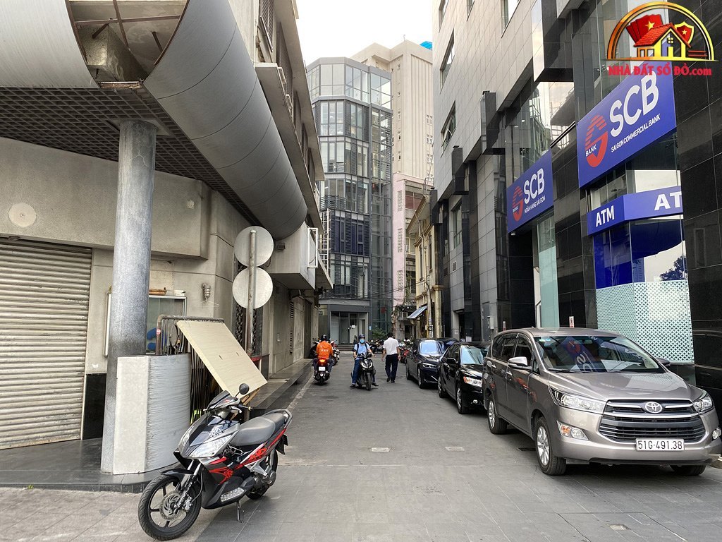 Bán gấp nhà hẻm rộng 8m thông Nguyễn Huệ, Quận 1 – 70m2 – 43 tỷ