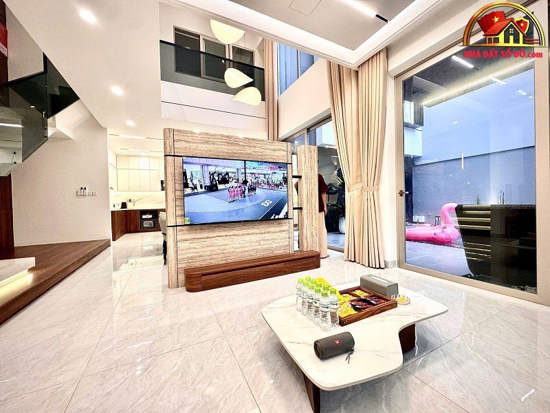 Bán villa sổ đỏ Tô Hiến Thành 180m2, 3 tầng, dòng tiền 200tr/th Đà Nẵng