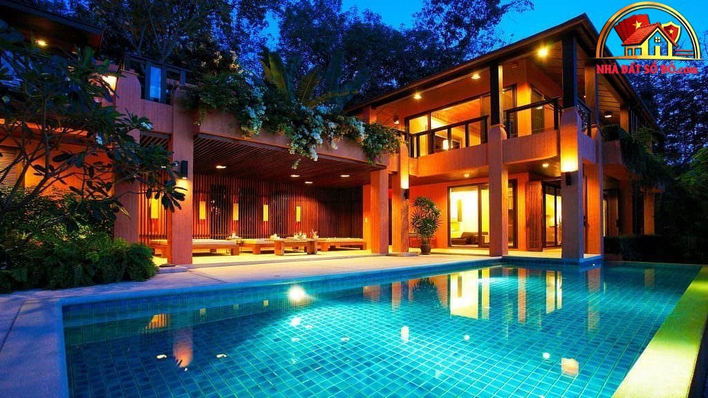 Biệt thự hiện đại có bể bơi giúp gia chủ giảm nhiệt vào mùa nóng - Ảnh 1. Biệt thự hiện đại có bể bơi giúp gia chủ giảm nhiệt vào mùa nóng - Ảnh 1.