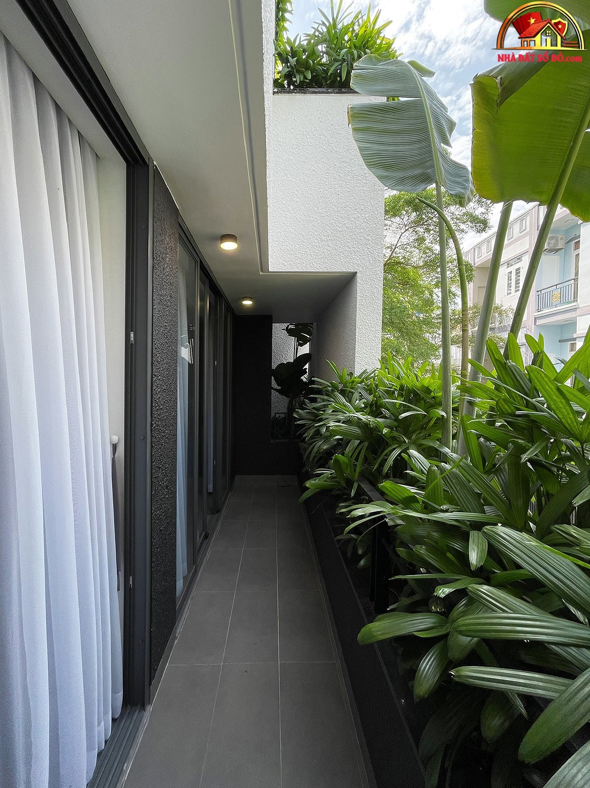 Nhà hướng Tây xanh mướt từ ngoài vào trong - Ảnh 3. Nhà hướng Tây xanh mướt từ ngoài vào trong - Ảnh 3.