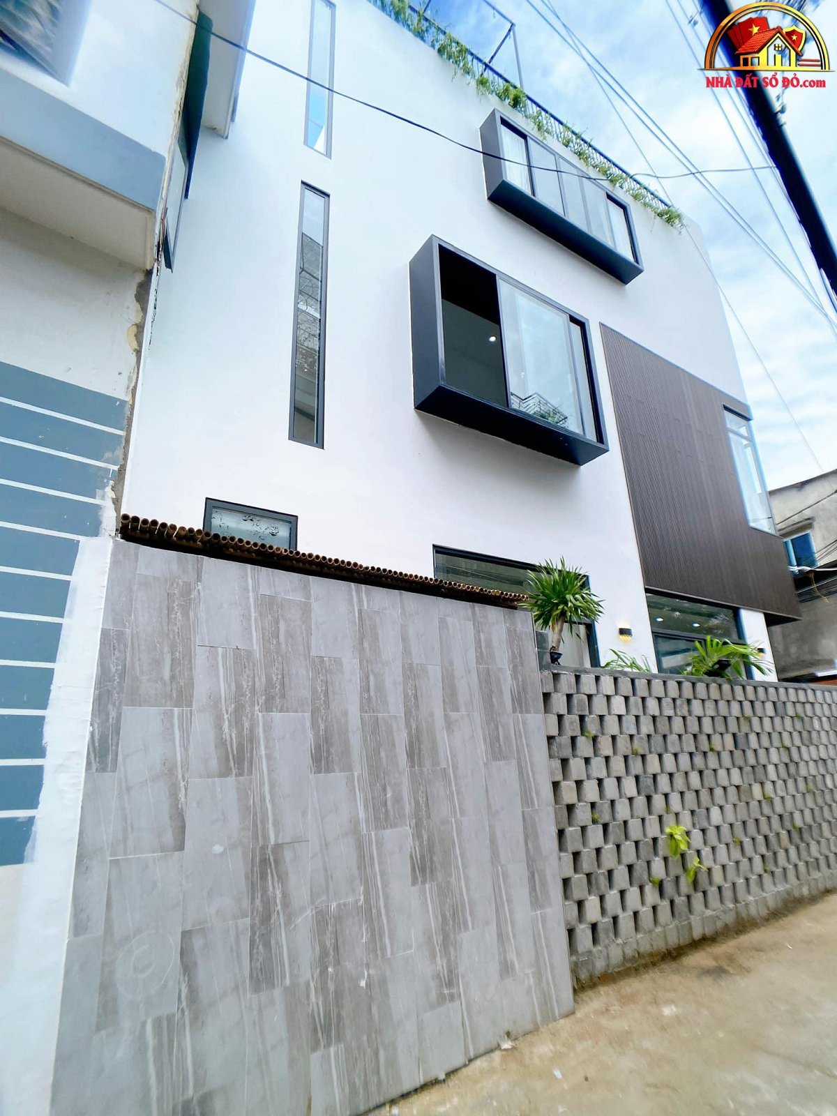 Ngôi nhà phố luôn trong lành nhờ được bọc bởi khu vườn nhỏ - Ảnh 23. Ngôi nhà phố luôn trong lành nhờ được bọc bởi khu vườn nhỏ - Ảnh 23.